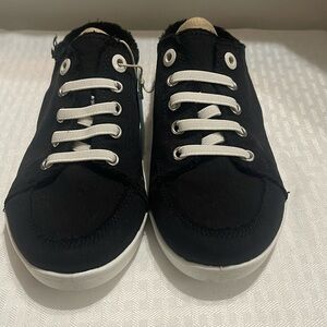 New Vionic Beach Breeze Black Canvas Slip on 6.5 M in Box